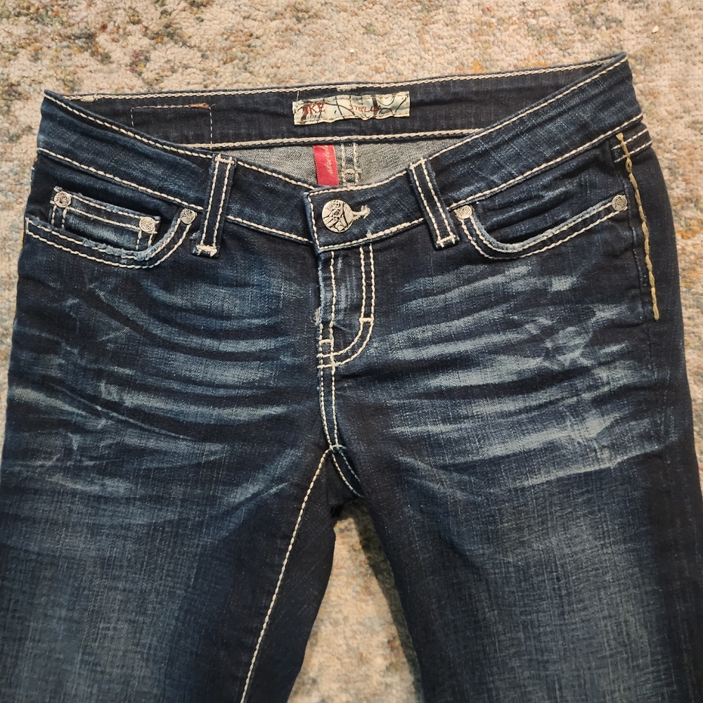 BKE CAPRI JEANS , LIKE NEW SIZE 26 DARKER WASH DENIM - Picture 2 of 5